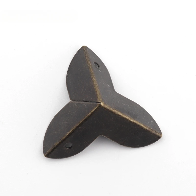 4pcs Luggage Case Box Corner Brackets Decorative Corner For Furniture Decoration Triangular Rattan Carved Bronze Tone 22*22*23mm