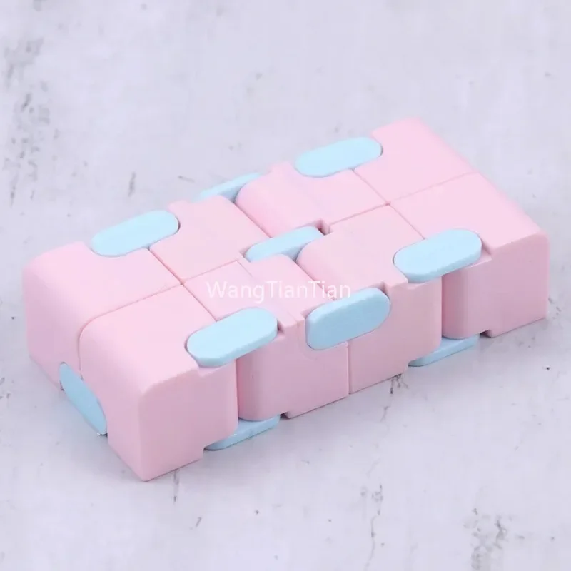 Giocattolo di decompressione per adulti per bambini Infinity Magic Cube Square Puzzle Toys allevia lo Stress divertente gioco a mano giocattoli labirinto a quattro angoli