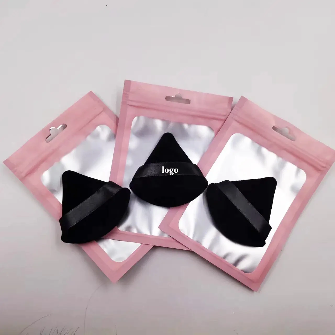 Logo personalizzato 2 pezzi Microfib riutilizzabile trucco viso spugne cosmetiche soffio di polvere soffio di polvere triangolo morbido per il trucco con borse