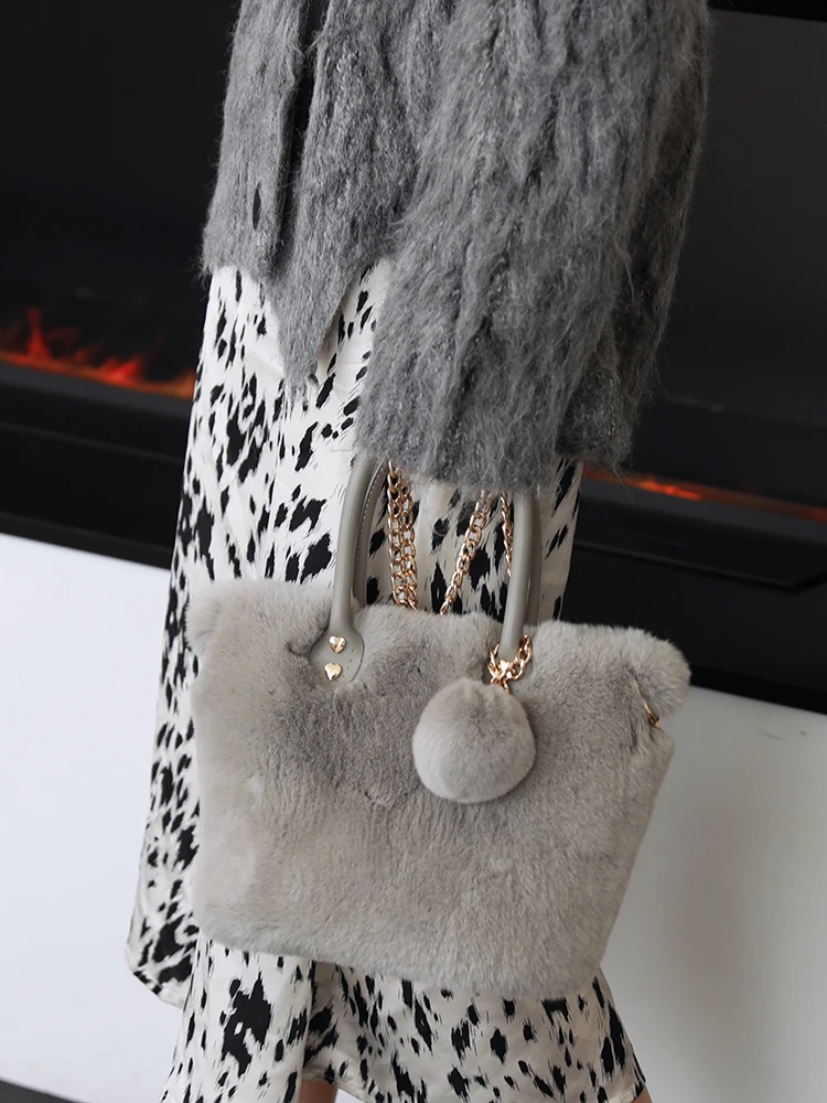 2023 New Rex Rabbit Fur Grass Cute Ball Tote Bag Plush Handheld Women's Bag One Shoulder Crossbody Autumn and Winter Fashion Bag