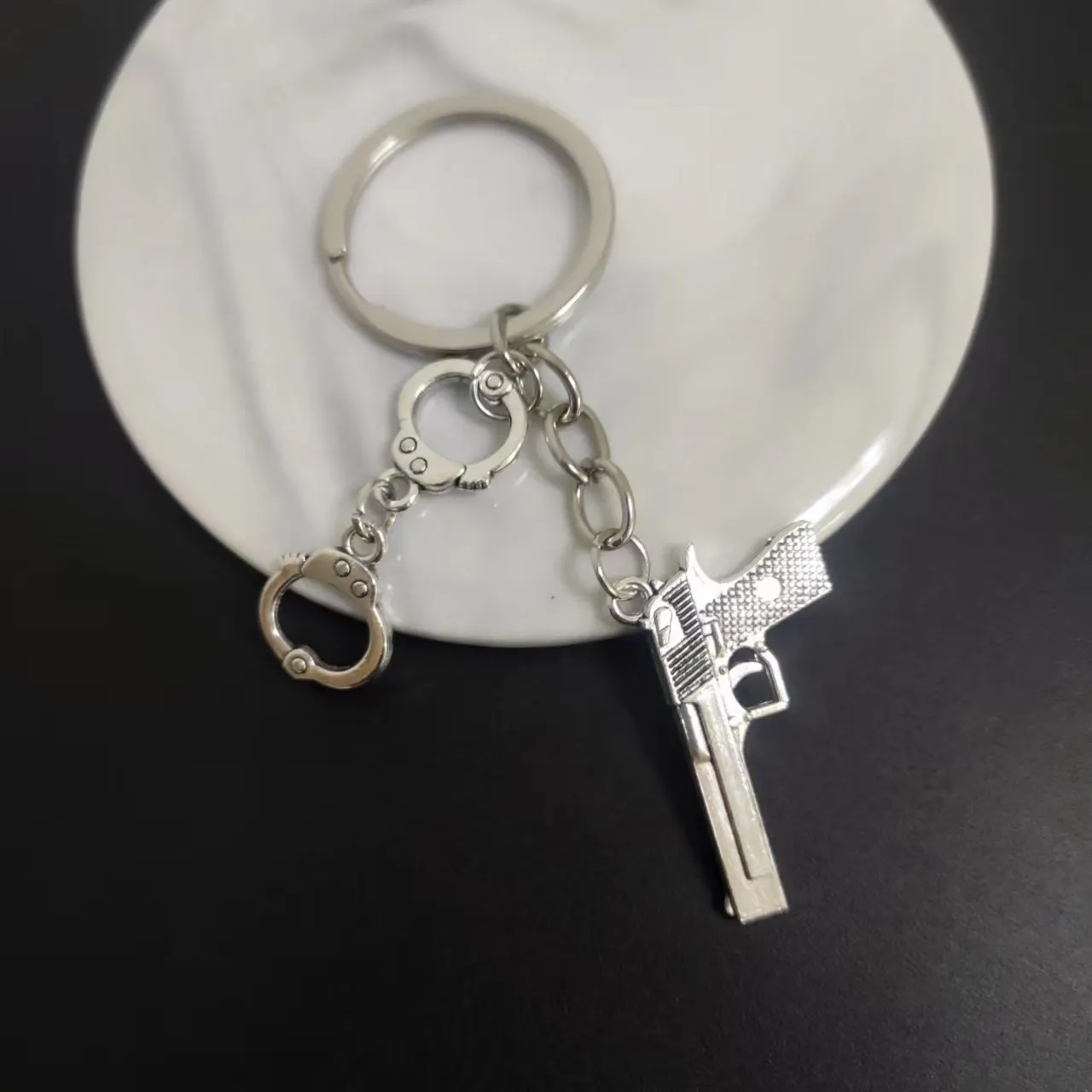 Handcuffs Gun Silver Color Car Key Chains, keyring,Silver Color, Women Jewelry Man Accessory Pendant Fashion Gift