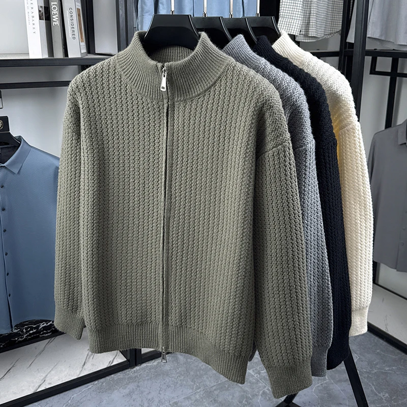 Hochwertiger Herbst-Winter Strick-Cardigan Designer-Neuheit Schlichter Lässiger Herren-Reißverschluss-Pullover mit Stehkragen Klassischer Jacquard Trendiger Sweater-Mantel – Detail 4