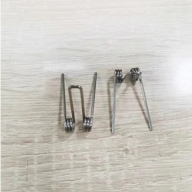 10pcs Double torsion spring 1.3 wire diameter 7.6mm outside diameter 270degree strong torsional spring