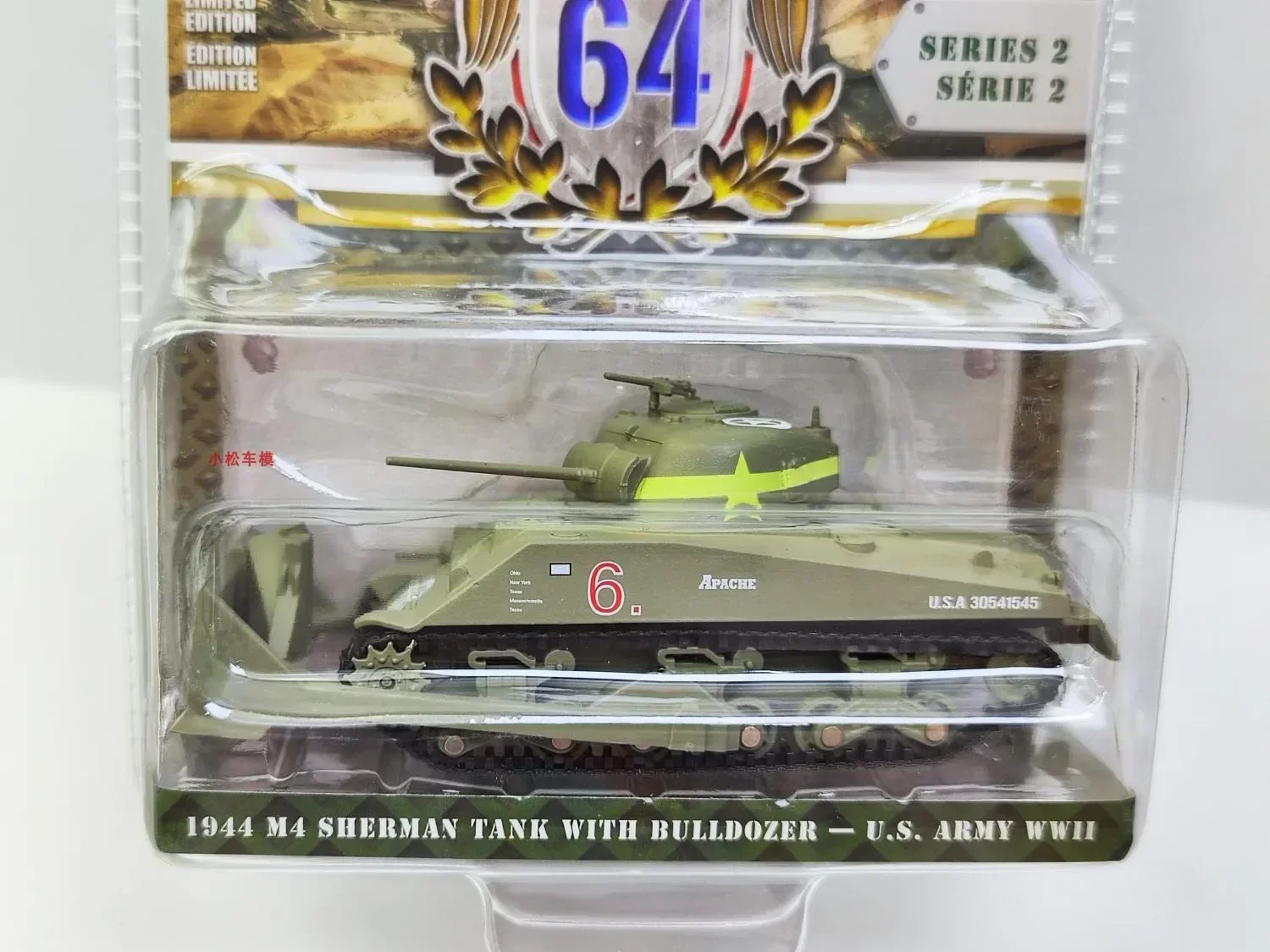 1:64 1944 M4 SHERMAN TANK BULLDOZER จําลองรถสะสมของเล่นของขวัญของที่ระลึกจอแสดงผลเครื่องประดับ