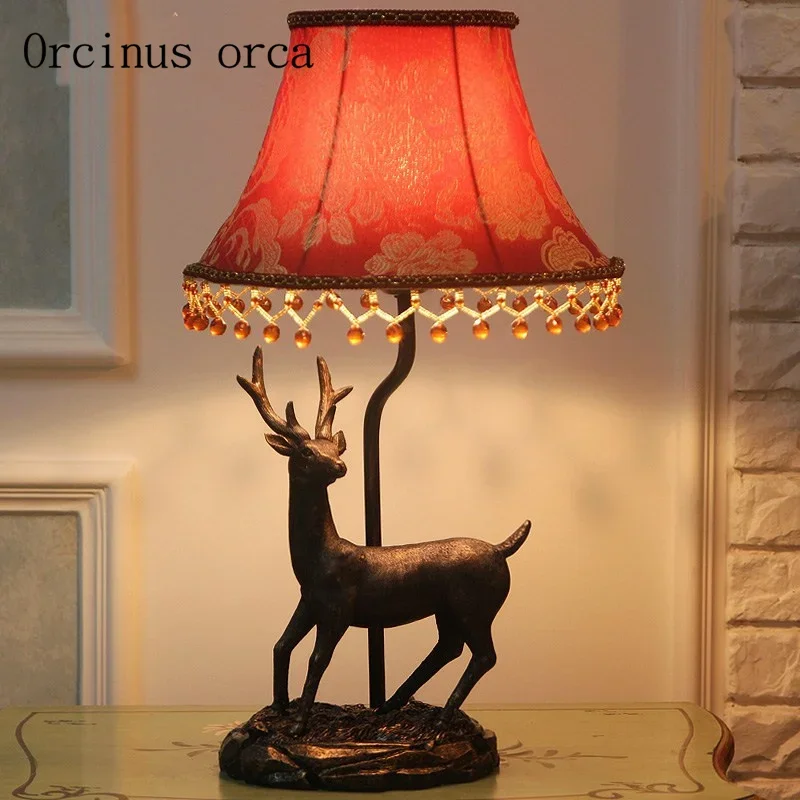 

Nordic retro elk resin table lamp study room living room bedroom American country garden lamp free shipping