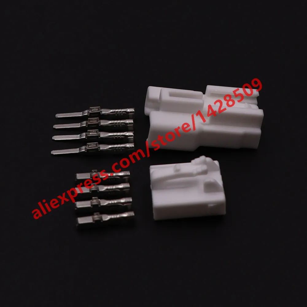 1 Set 4 Pin Car Wire Connector MG641041 MG651038 Auto Socket