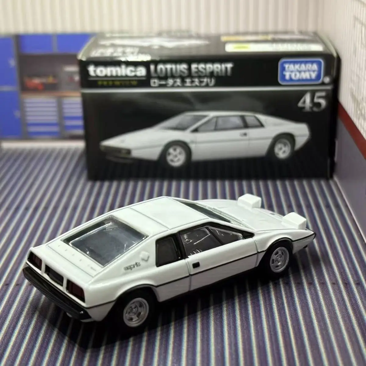タカラトミー トミカ 1:64 ロータス エスプリ ダイキャストメタルおもちゃの車 ブラックボックスコレクション TP45