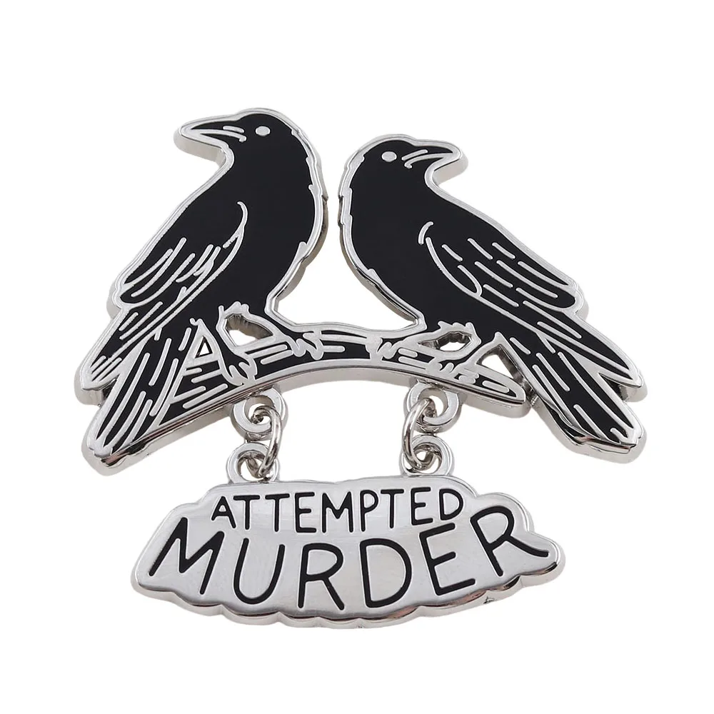 Lustiger Mordversuch Emaille-Pin Zwei Krähen auf einem Ast Brosche Dunkler Humor Krähen-Abzeichen Metall-Anstecknadel Schmuck Geschenk für Freunde B – Detail 1