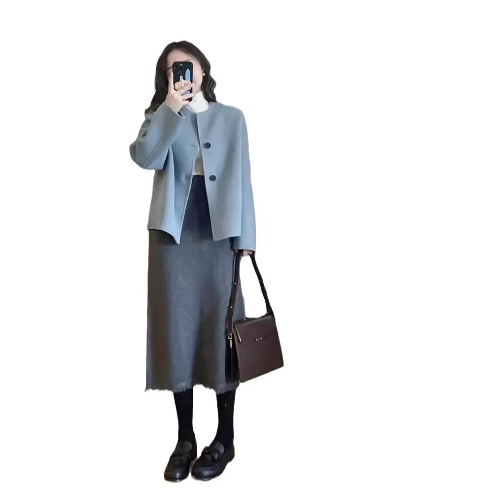 Blue small fragrant woolen coat for women's autumn and winter small people, unique and chic, high-end retro short woolen coat