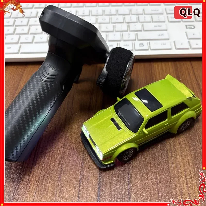 

Радиоуправляемая дрифт-машина 1:43 с гироскопом, быстросъемными элементами, сменной батареей, карманная игрушка для детей и любителей хобби, для игр в помещении и на улице