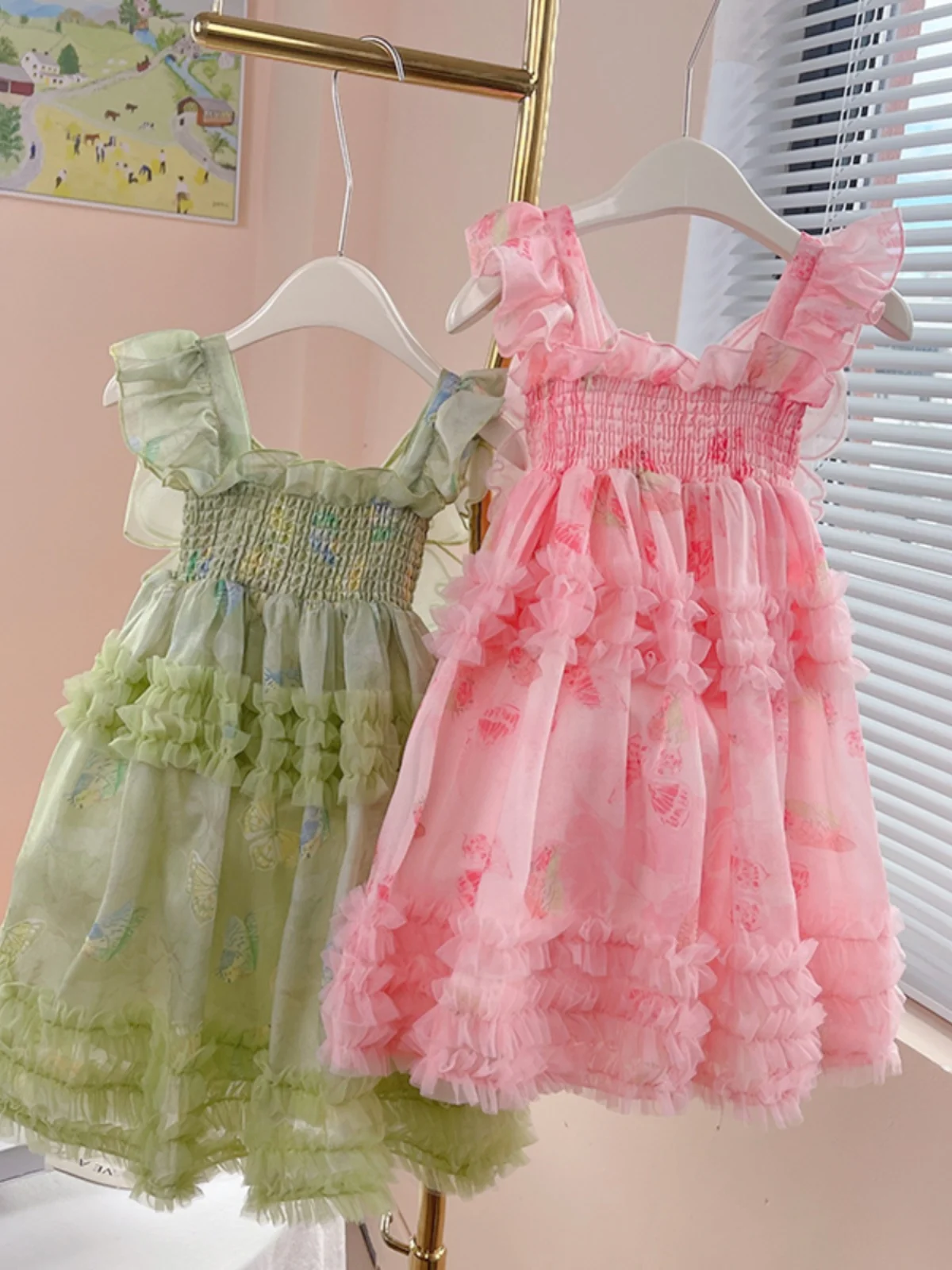 프린스 닥터 걸스 패셔너블 여름 2024 신상 슬리브리스 스트랩 베스트 닥터 큐트 키즈 의류 엘레 스커트