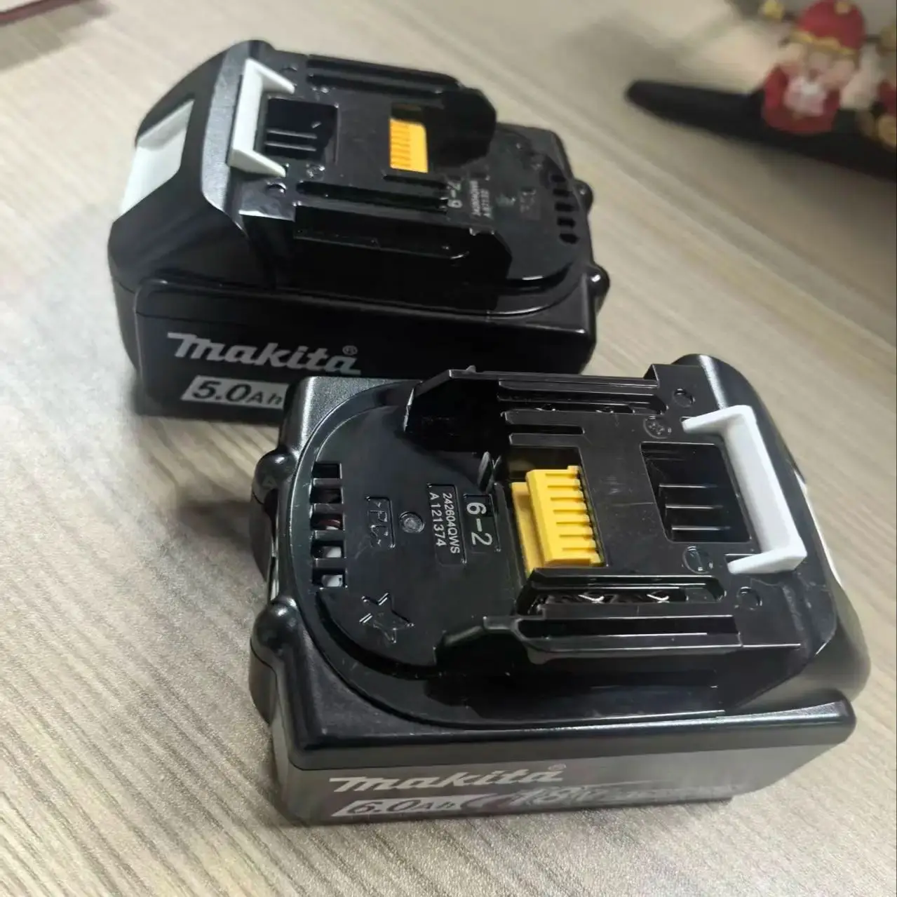 

Makita Original 18V Battery - 6.0Ah 5Ah BL1830B BL1850B BL1850 BL1840 BL1860 BL1815 Compatible with DC18RC Fast Charging Ne