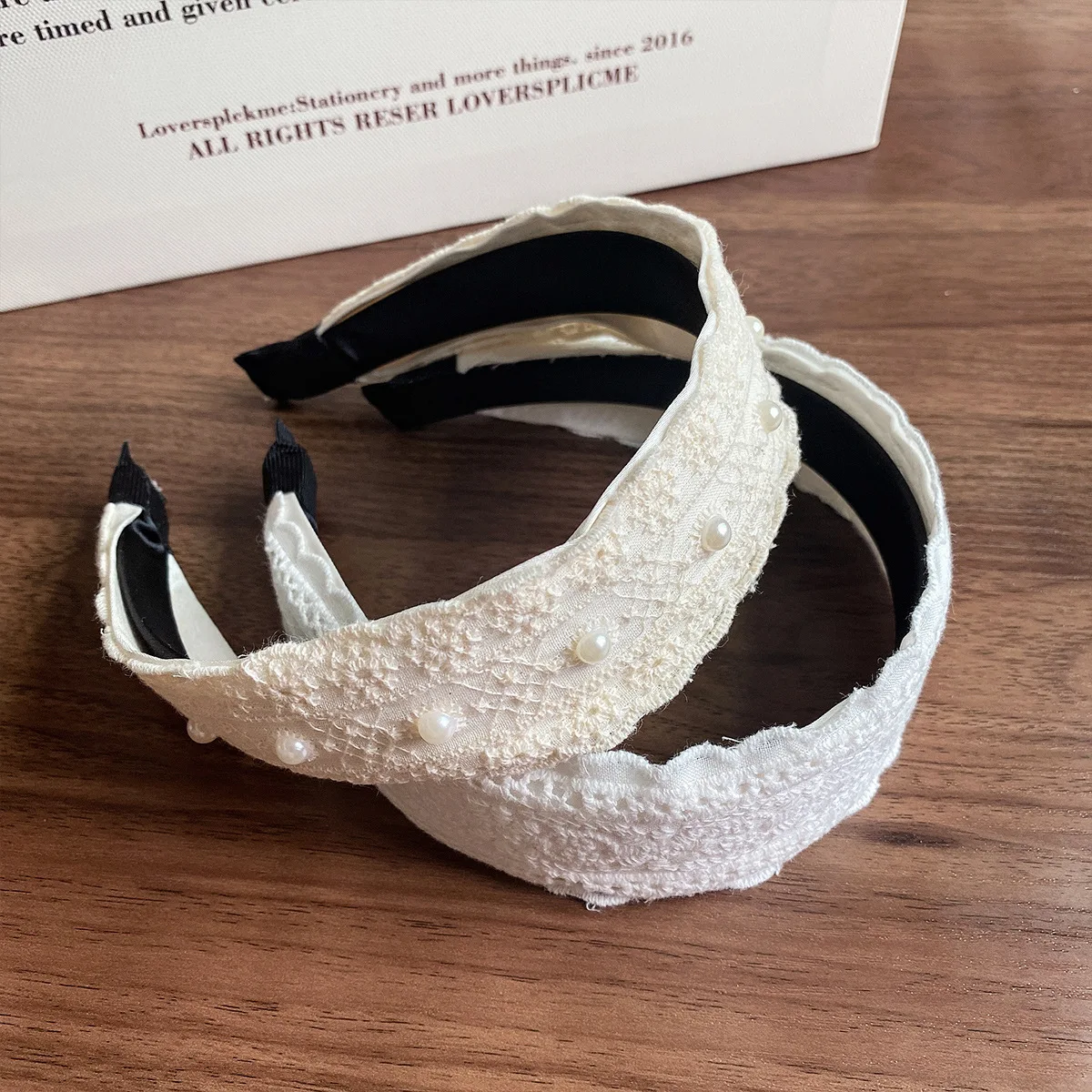 

1/2 шт. женские резинки для волос с корейским жемчужным кружевом и широким краем, милые простые универсальные обручи для волос в стиле ретро и высококачественные аксессуары для волос