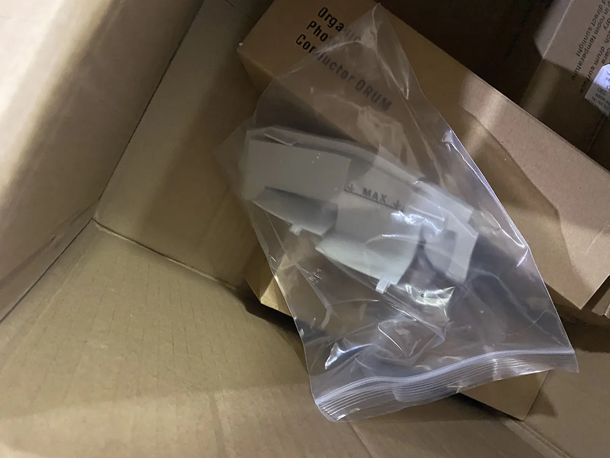 

1 комплект направляющих для лотка для Xerox 700 700i 550 560 570 C75 J75 C70 C60 7780 V80 V180, запасные части для лотка для бумаги, копировального аппарата