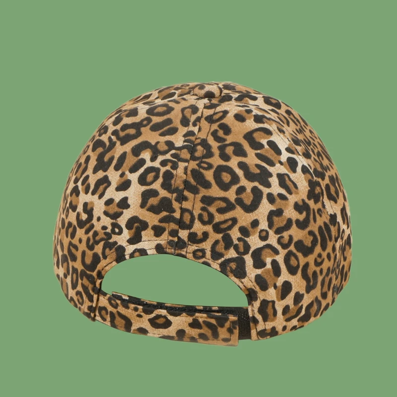Vintage Sunhat in Street with Full Cover Leopard Pattern Wide Curved Brim Suitable for Unisex Women Men