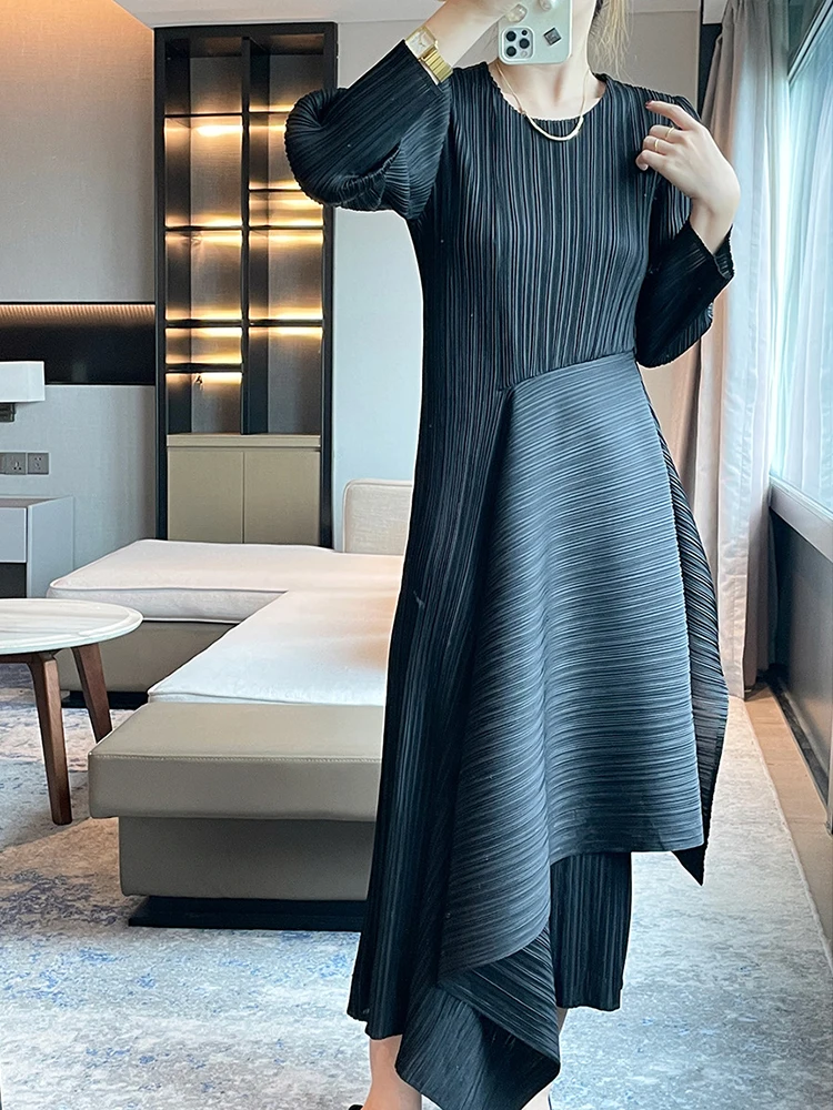 GVUW Patchwork Pleated A Line Dress Women Niche Design Elegant Evening Party Full Sleeve Round Collar New 2024 Autumn 17G3323