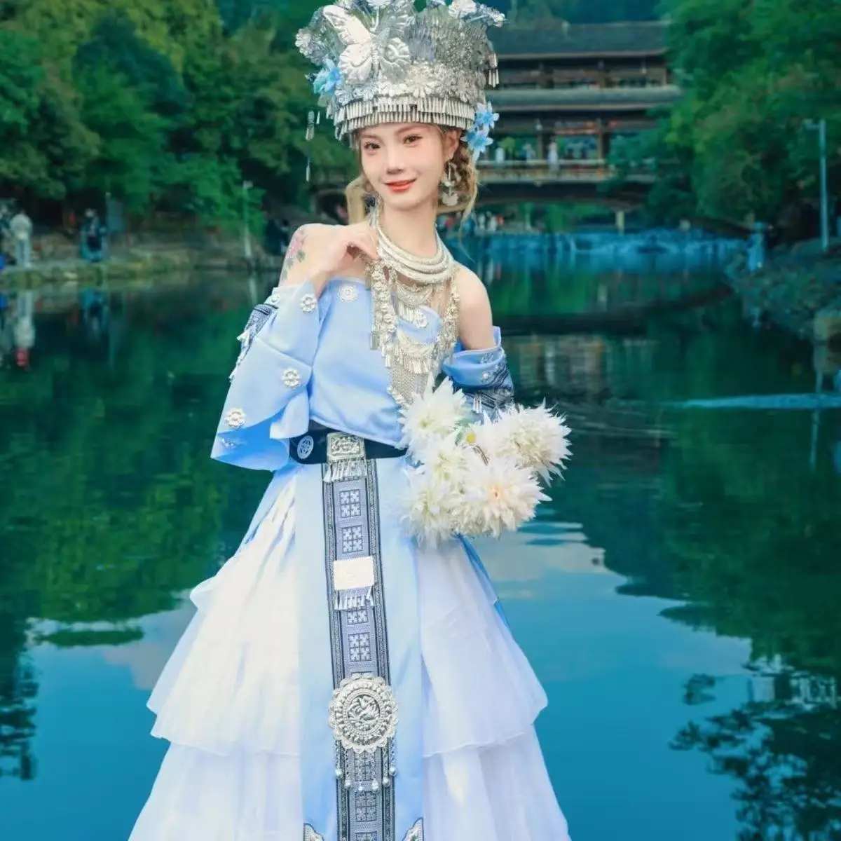 

Женский костюм хмонг 2026 года, традиционная китайская этническая одежда, национальный стиль, для девочек из Мяоцзяна, для сценических выступлений