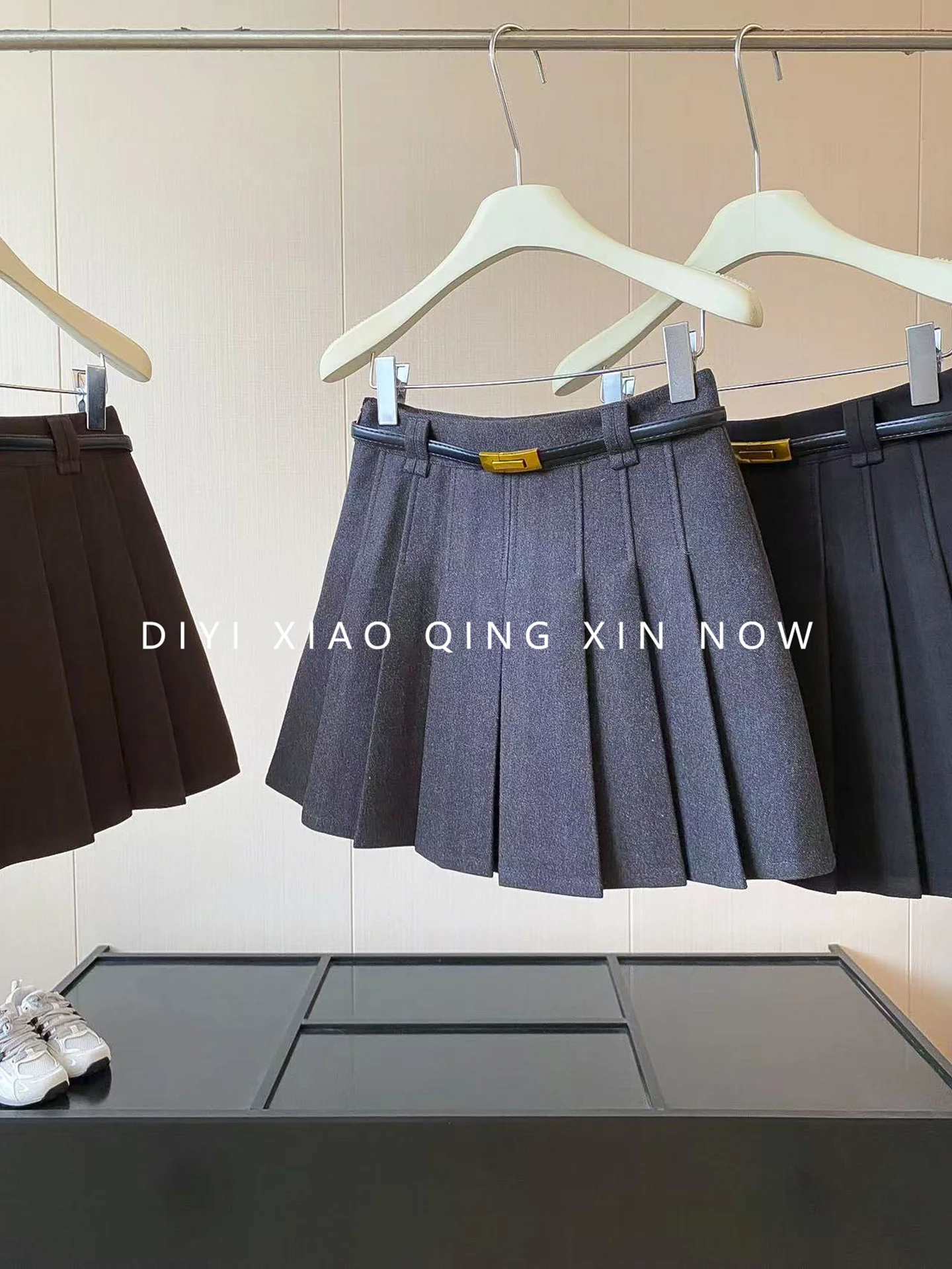 DIYI Korean Retro Pleated  Skirt Women's High Waist Slimming Concealing A-Line Woolen  Color Skirt Autumn Season
