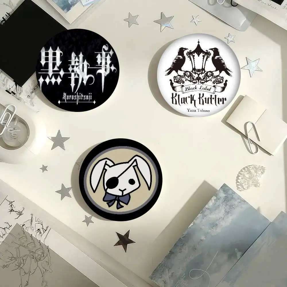 Broches y pines de botón suaves con logo negro de anime, temática de terror, divertidos y originales, con diseño de Gnarpy en monopatín, insignia de meme, regalos para colección de gamers
