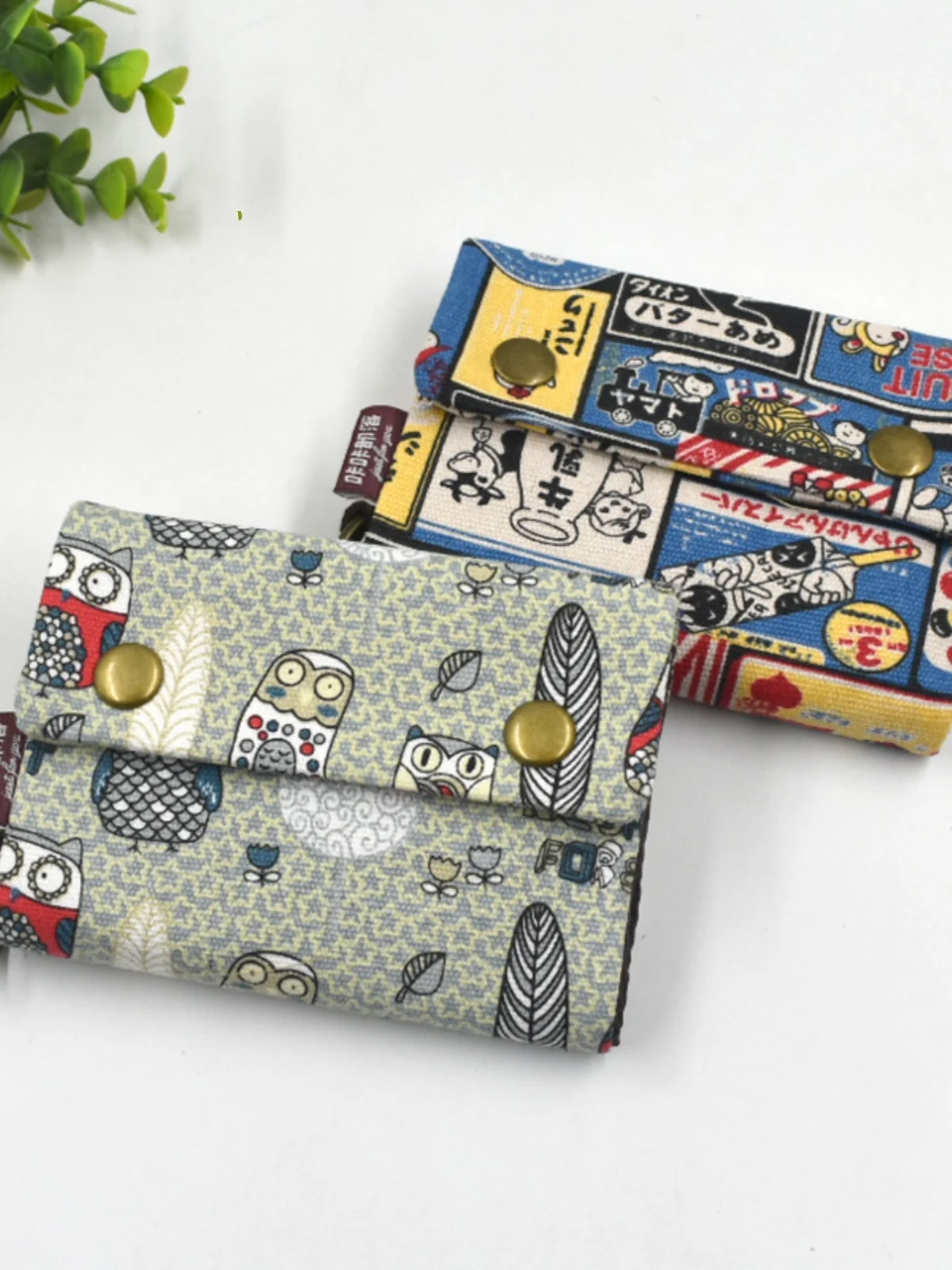 carteira-curta-de-lona-multifuncional-e-bonita-para-mulheres-com-tres-bolsos-com-ziper-porta-chaves-e-bolsa-simples-artistic