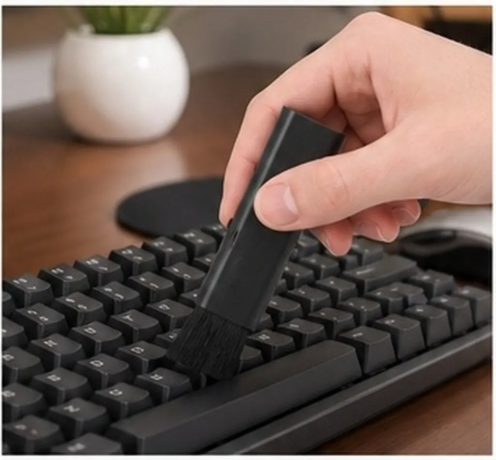 Multi Functional Keyboard Cleaner with Key Puller Lightweight Portable Computer Dust Remover for Laptop Desktop Tablet Anti