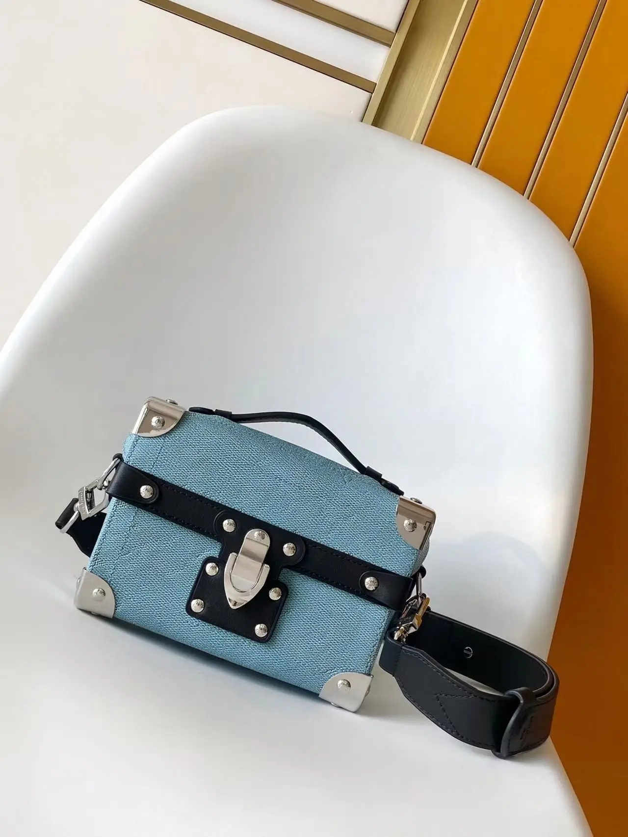 Wide-Strap Convertible Handbag — product information 6