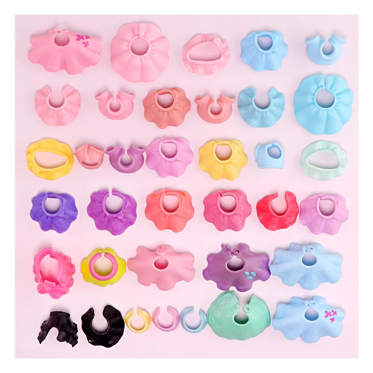 

Mini LPS Pet Shop Accessories Randomly 5 Random Cloaks Dresses Accessories For Short Hair Cat and Collie (Excluding Toys)