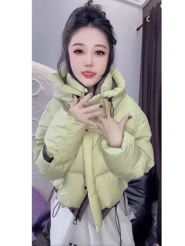 

Женская зимняя утепленная хлопковая куртка с капюшоном в корейском стиле, повседневная, с контрастными вставками, укороченная, с эффектом омоложения