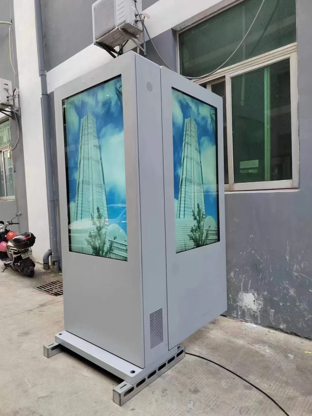 Floor Standing Advertising LCD Digital Totem IP55 IP65 Waterproof Outdoor Capacitive Touch Dual Screen Kiosk