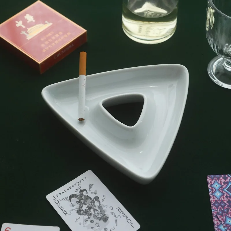 Nordic Ins Triangular Ceramic Ashtray Ornaments Living Room Porch Bedroom Office Desktop Ashtray Crafts Gifts for Boyfriend