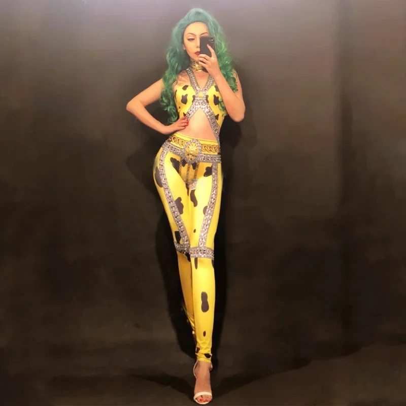 النقاط السوداء المطبوعة بذلة الراين الأصفر تمتد السروال القصير مثير القطب الرقص بذلة ملهى ليلي حفلة احتفال زي DT541