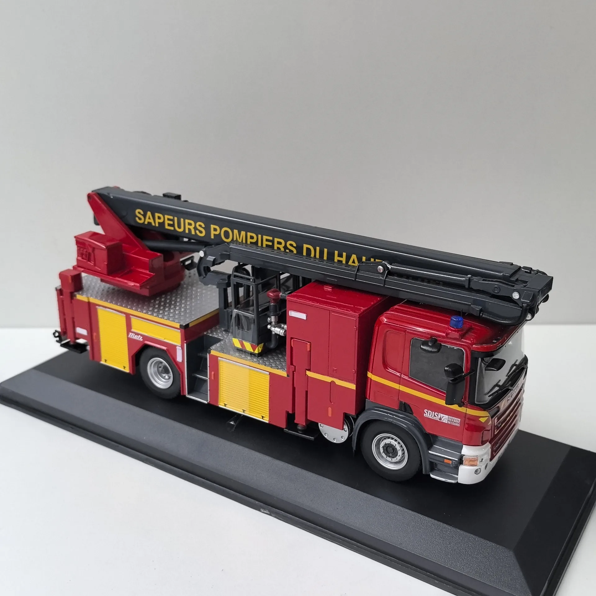 Diecast Odeon Scania P320 BEA SDIS 68, Legierungsautomodell im Maßstab 1:43, Sammlerspielzeug, Geschenk, Souvenir, Display-Ornament