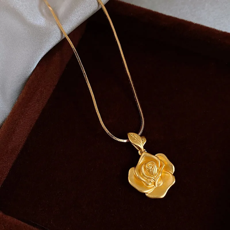 Licht Luxus Matt Gold Farbe Rose Blume Anhänger Halskette Für 2024 frauen Sexy Schlüsselbein Kette Mode Zubehör Schmuck – Detail 7