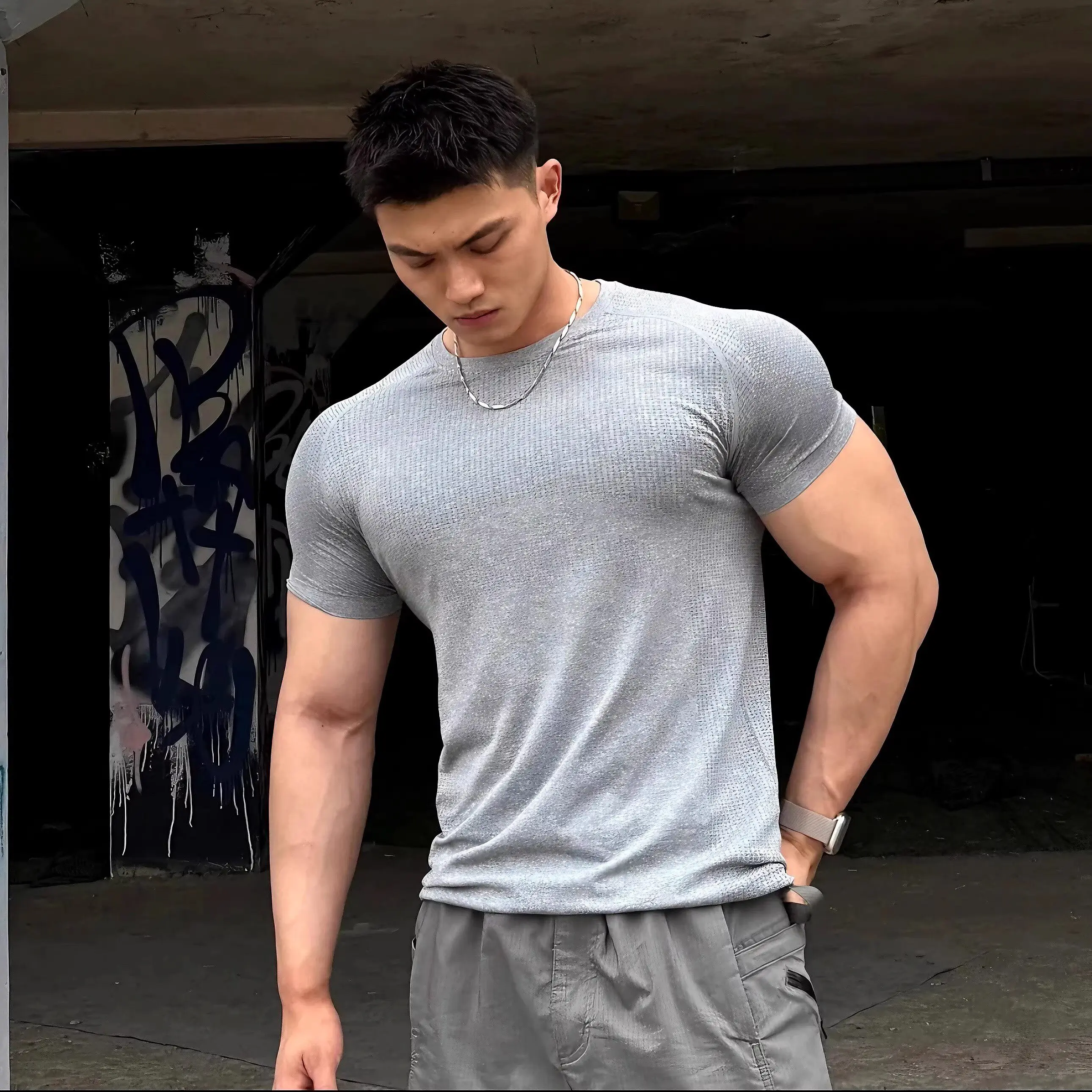 Schnelltrocknendes Fitness-T-Shirt für Herren, Slim-Fit-Muskel-Gym-T-Shirt, dehnbares Kompressions-Top für den Sporttraining – Detail 11