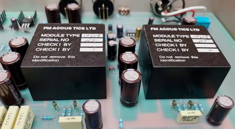แบบจําลองใหม่ของ Swiss FM Acoustics 222 MK3 phono linear preamplifier