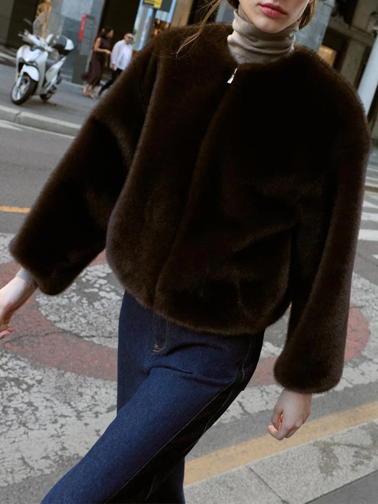 เสื้อแจ็คเก็ตทรงบอมเบอร์ คอทรงกลม สไตล์ยุโรป แฟชั่นผู้หญิงใหม่ ดีไซน์เรียบหรู สีพื้น ให้ความรู้สึกเหมือนขนสัตว์เทียม