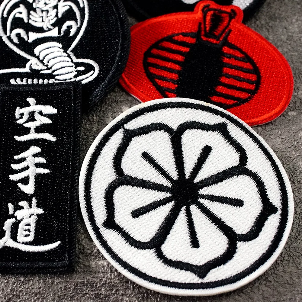 9Pcs/Lot Snake Karate Kung Fu Sakura Patches Embroidery Applique Ironing Clothing Sewing Supplies Decorative Badges