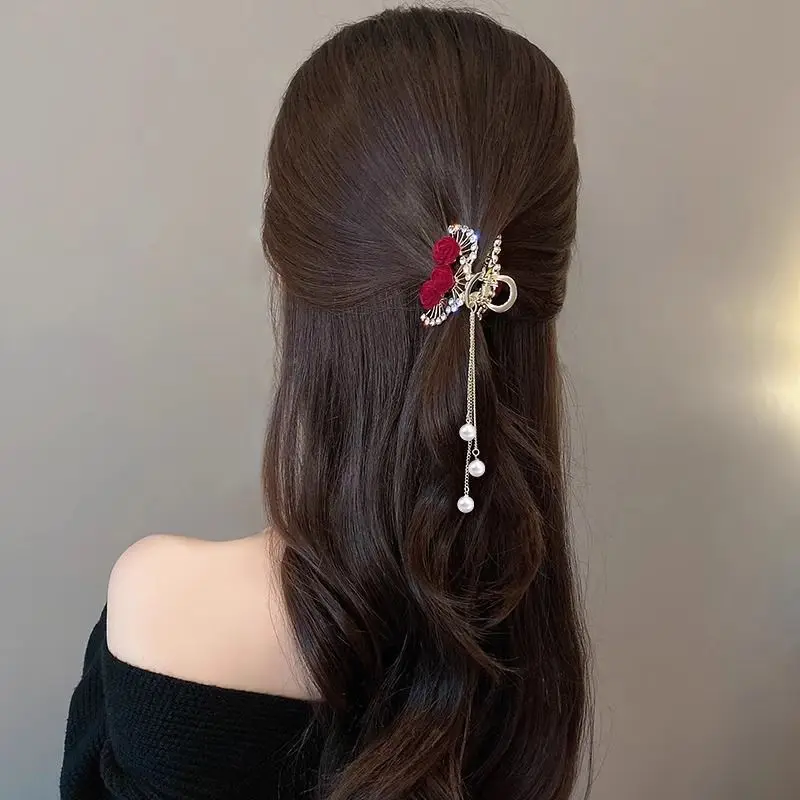 Vrouwen Rood Fluwelen Roos Kwasten Parels Kleine Grijpclip Haarklauw Achterkant van het hoofd Vrouwelijke haaraccessoires Haai Clip Nieuwe hoofddeksels