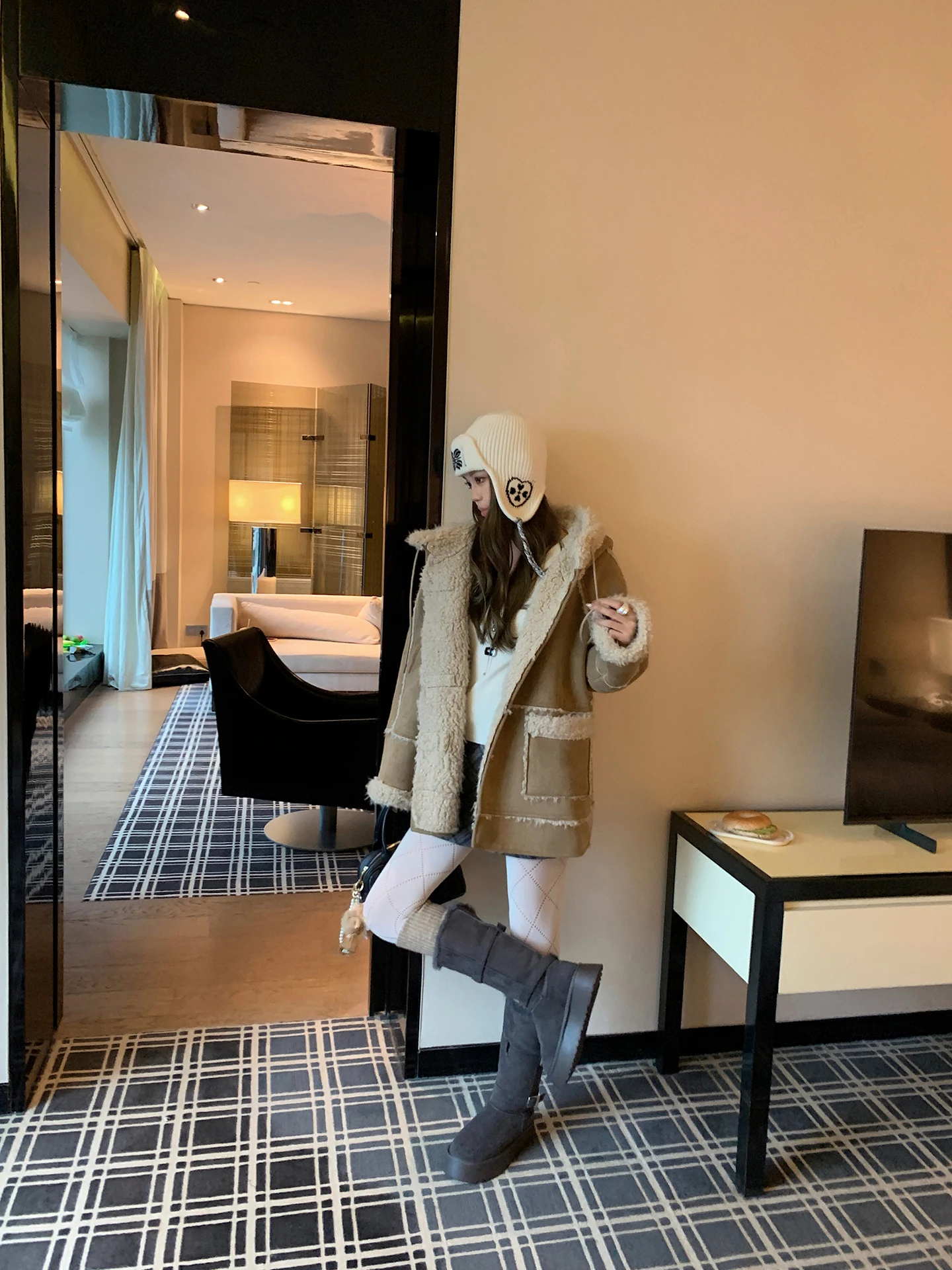 Anneop Ciato Wildlederjacke mit Fellbesatz, lässige Kapuzenjacke für Damen, Herbst-Winter, schlank geschnitten, locker sitzender Damenmantel