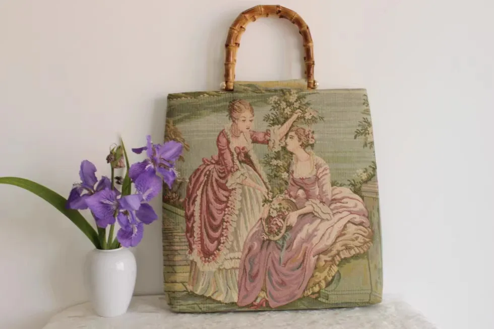 LOST IN VINTAGE 1950\'s Delill French Provincial Tapestry Young Love Courting Chain Handle Purse