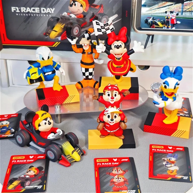 52toys-mickey-family-f1-race-track-adventure-blind-box-surprise-bag-ciondolo-ornamento-da-scrivania-carino-figurina-misteriosa-decorazione-regalo