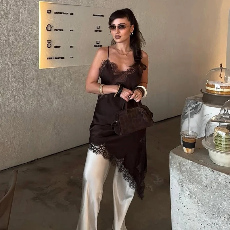 2025 Abito lungo patchwork in pizzo asimmetrico in raso caldo Abiti eleganti con orlo Cami 2025 Abito sexy da spiaggia per feste autunnali alla moda