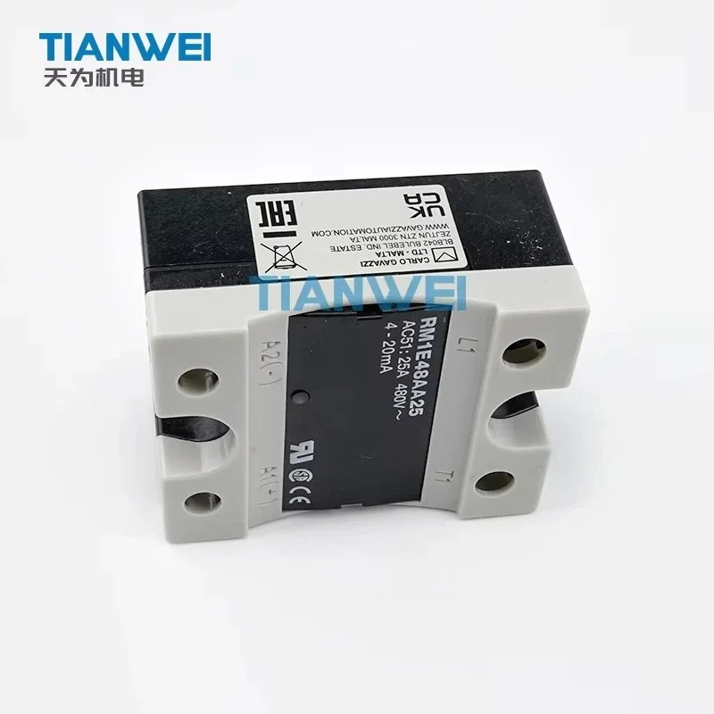 Hot Selling RM1E48AA25 New and Switzerland 1-pole Panel Mount SSR Solid State Relay