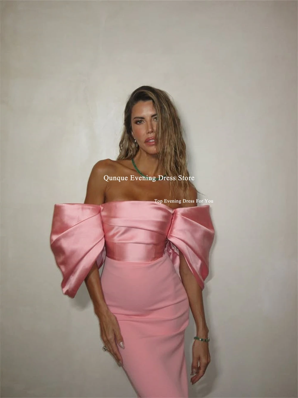 ชุดราตรีทรงเมอร์เมดแบบไร้สาย รุ่น Qunque Modern สีชมพู ผ้าซาติน ชุดเดรสงานปาร์ตี้ แขนพองสั้น ชุดราตรีงานพรอม  สามารถสั่งตัดได้