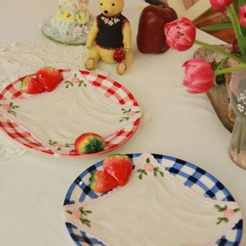 1pc Restaurant Utensils Retro Checkered Three-dimensional Strawberry Ceramic Underglaze Color Plates Dessert Plates Home Gifts