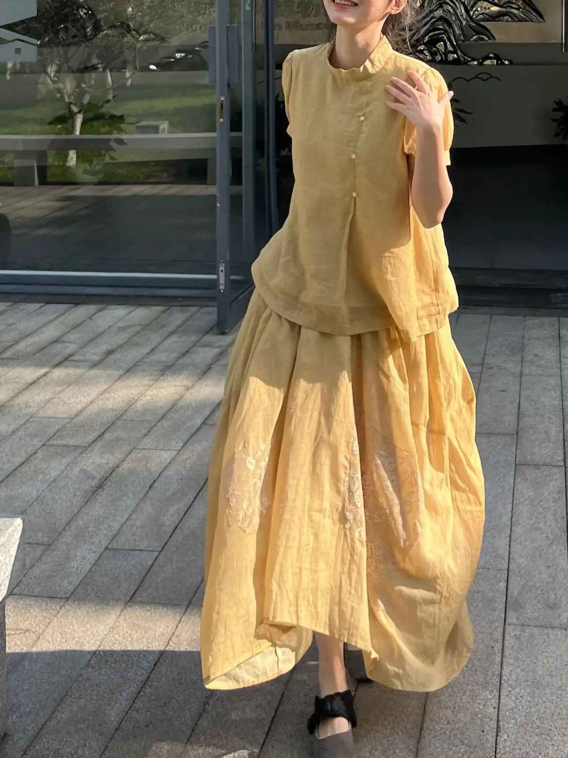 

Two Piece Sets Womens Outifits 2025 Summer New Retro Style High-end Designed Niche Lace Spliced Vest and Temperament Skirt