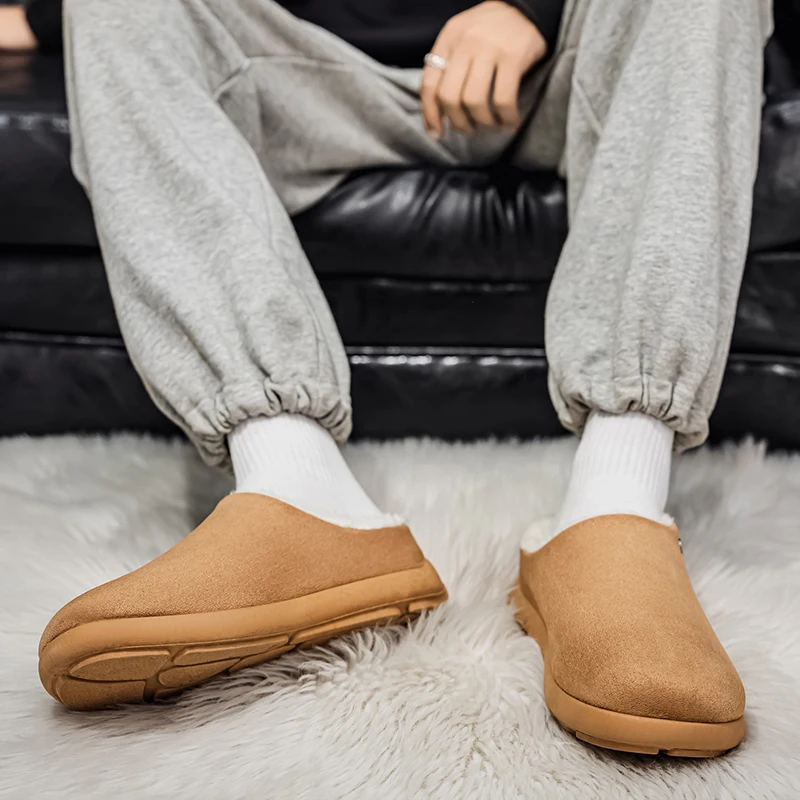 รองเท้าแตะบุขนแกะสำหรับฤดูหนาวปี 2025 รองเท้าผ้าฝ้ายอุ่นสำหรับใส่ในบ้าน กันลื่น พื้นหนา รองเท้าแตะนุ่มสบายสำหรับผู้ชาย