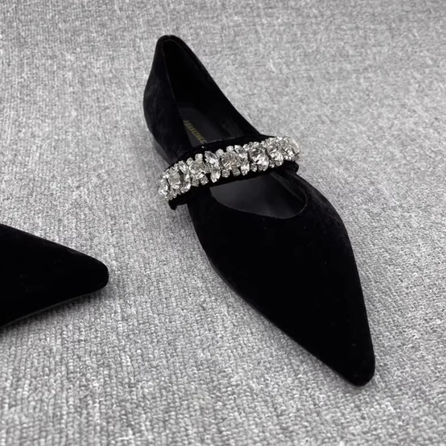 2025 Spring New Fashionable Velvet Pointed Shallow Mouth Water Diamond Mary Jane Shoes Large Size Flat Casual Women's Shoes view 3