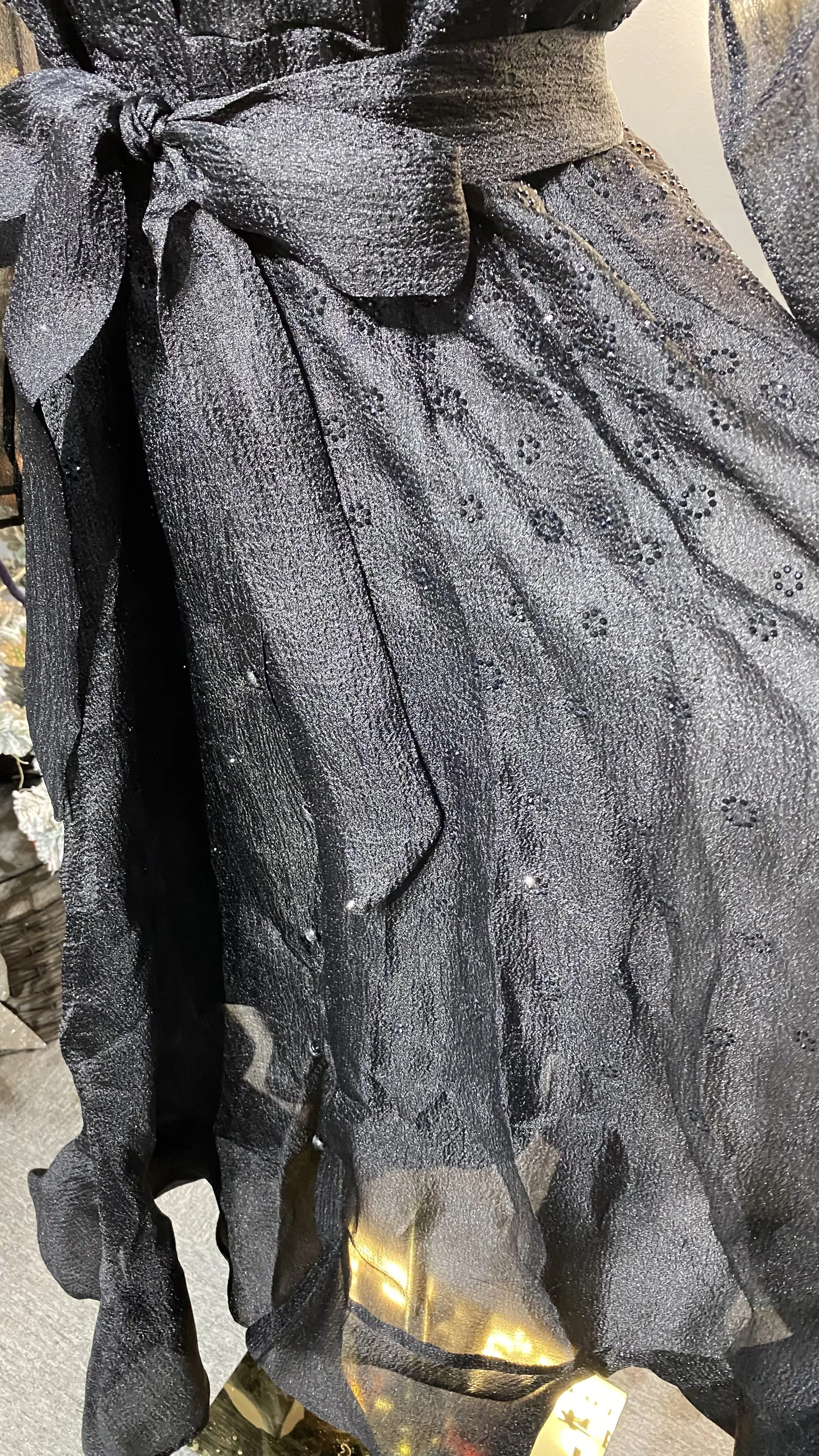 2025 Spring Roman V-neck belted coat, casual women's wear, lantern sleeve, imperial embroidered lace dress-GZXX176