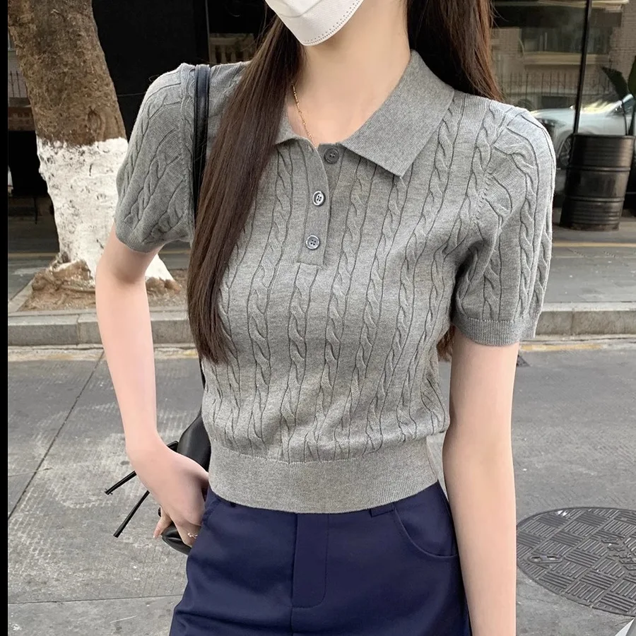 Damen Klassisches Poloshirt mit Zopfmuster, Kurzarm-Oberteil mit Halbknopfleiste, Schlanke Passform, Gerippter Saum, Einfarbiges Strick-T-Shirt